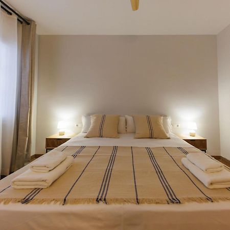 Bravissimo Figuerola, Spacious 3-Bedroom Apartment Girona Bagian luar foto