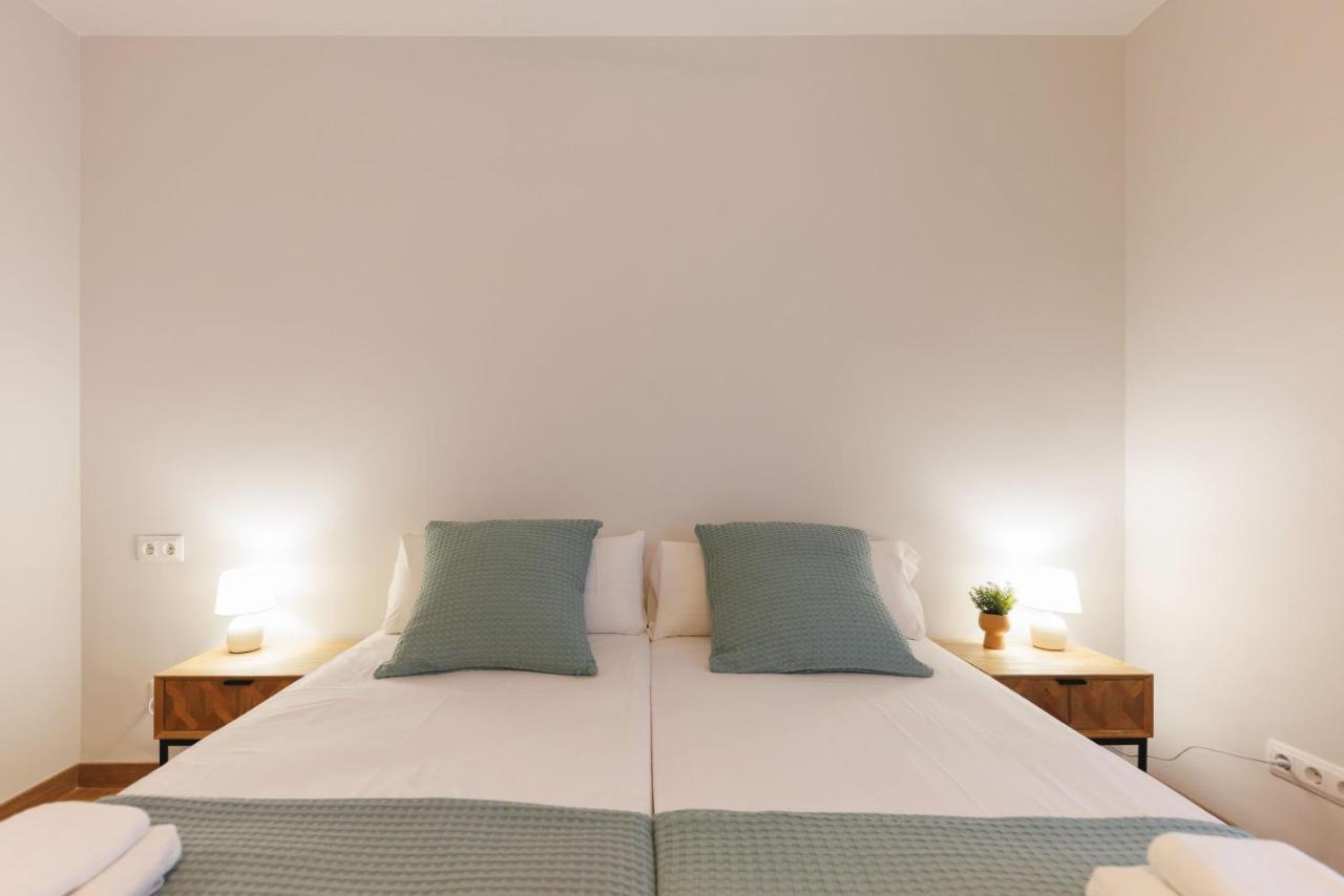 Bravissimo Figuerola, Spacious 3-Bedroom Apartment Girona Bagian luar foto