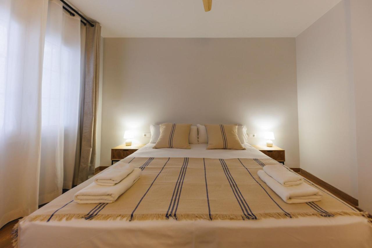 Bravissimo Figuerola, Spacious 3-Bedroom Apartment Girona Bagian luar foto