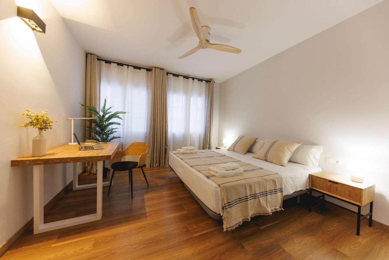 Bravissimo Figuerola, Spacious 3-Bedroom Apartment Girona Bagian luar foto