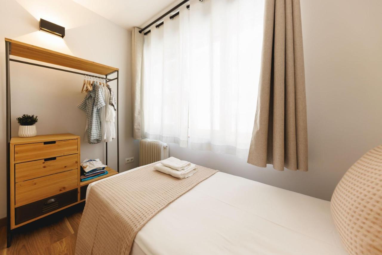 Bravissimo Figuerola, Spacious 3-Bedroom Apartment Girona Bagian luar foto