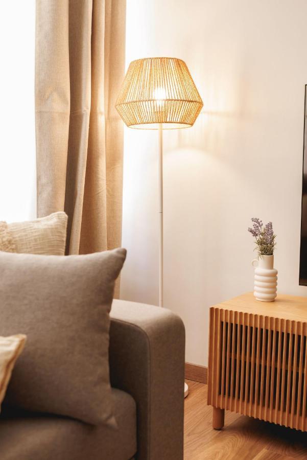Bravissimo Figuerola, Spacious 3-Bedroom Apartment Girona Bagian luar foto
