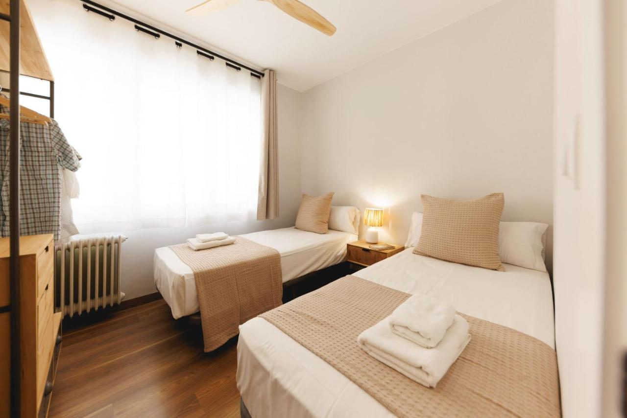 Bravissimo Figuerola, Spacious 3-Bedroom Apartment Girona Bagian luar foto