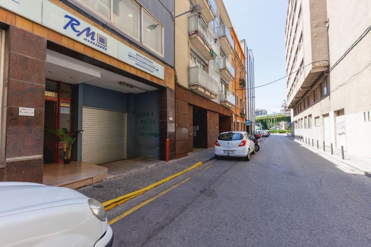 Bravissimo Figuerola, Spacious 3-Bedroom Apartment Girona Bagian luar foto